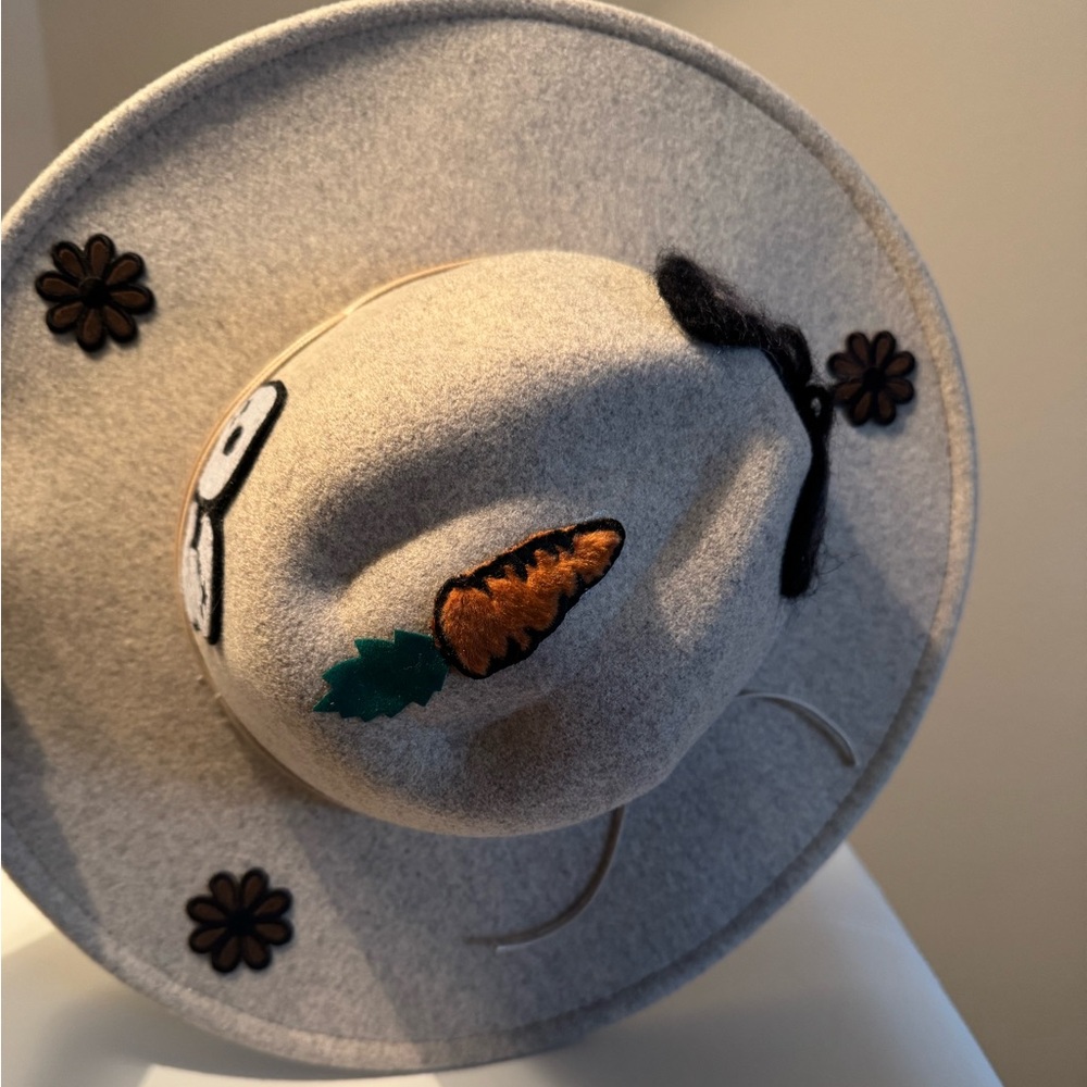 Elegant Beige Hat with brown Accents